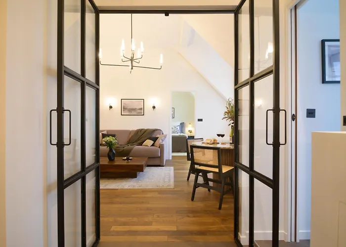 Daire Balcon Champs Elysees Paris