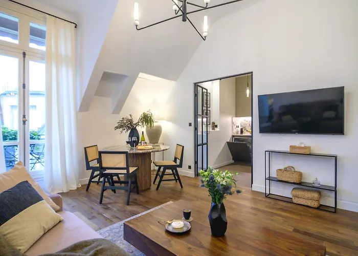 Daire Balcon Champs Elysees *