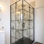 Balcon Champs Elysees Apartment