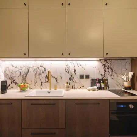 Balcon Champs Elysees Paris