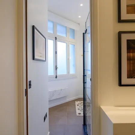 Balcon Champs Elysees Paris