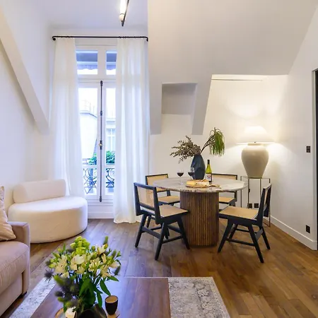 Balcon Champs Elysees Apartman *