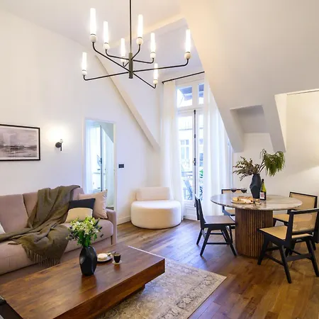 Balcon Champs Elysees Apartman *